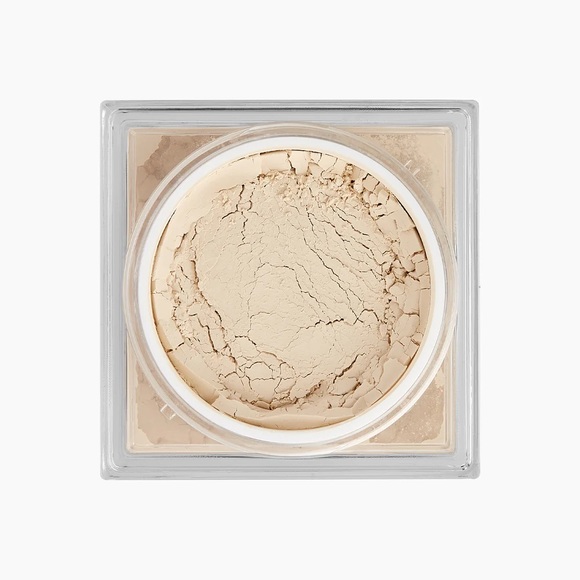 ✨HOST PICK ✨ New Sigma Beauty Soft Focus Setting Powder - Picture 3 of 13